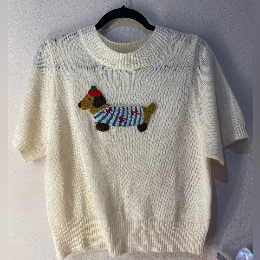 Knit Sweater with Embroidered Dog Design Size Large New With Tags